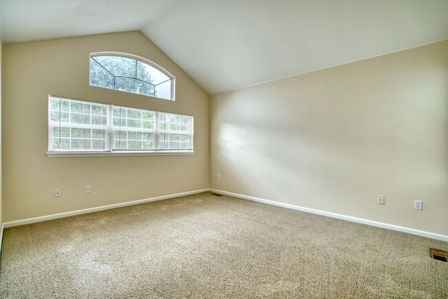 Building Photo - Charming Mill Village 3Bed/3Bath Home with...