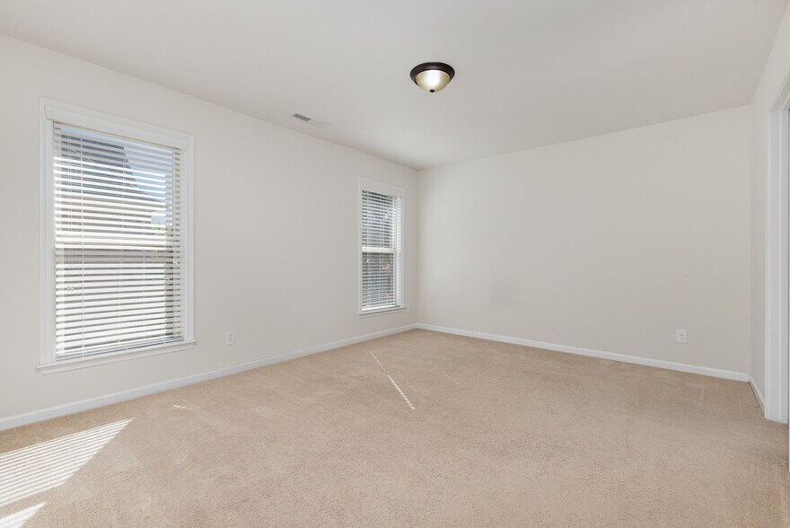 Building Photo - 9909 Woodland Watch Ct