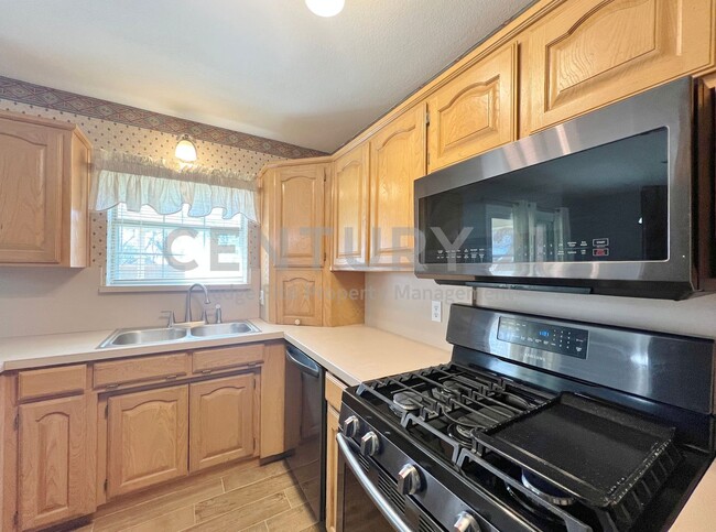 Building Photo - 408 W Morton Ave