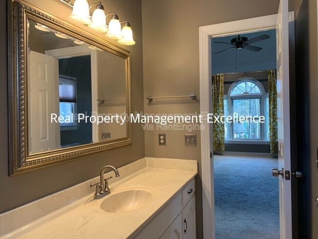 Building Photo - 2605 Diamondhitch Trail