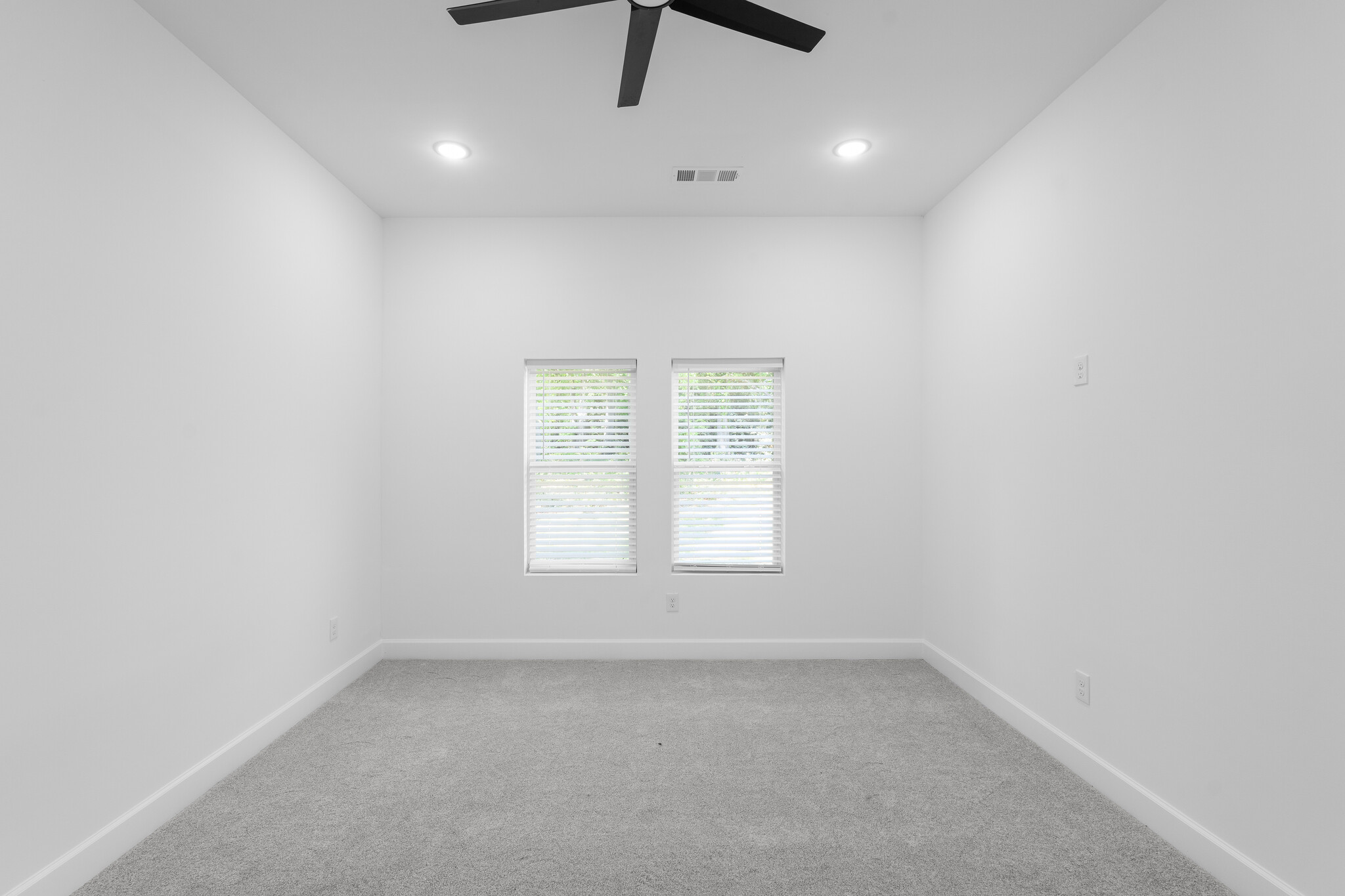 Building Photo - 101 Howell Dr SW