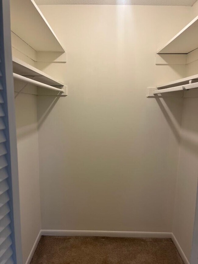 Building Photo - Available now. Beautiful 2 BR/1.5 BA Condo with Marsh View! BOAT RAMP AND BOAT PARKING! WATER/SEW...