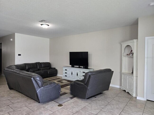 Building Photo - 1437 Tawny Rdg Rd