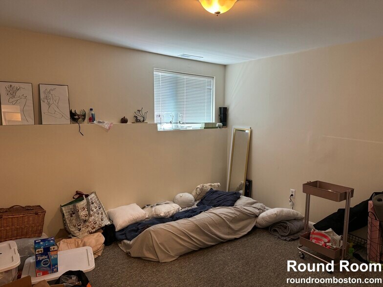 Building Photo - 137 Glenville Ave