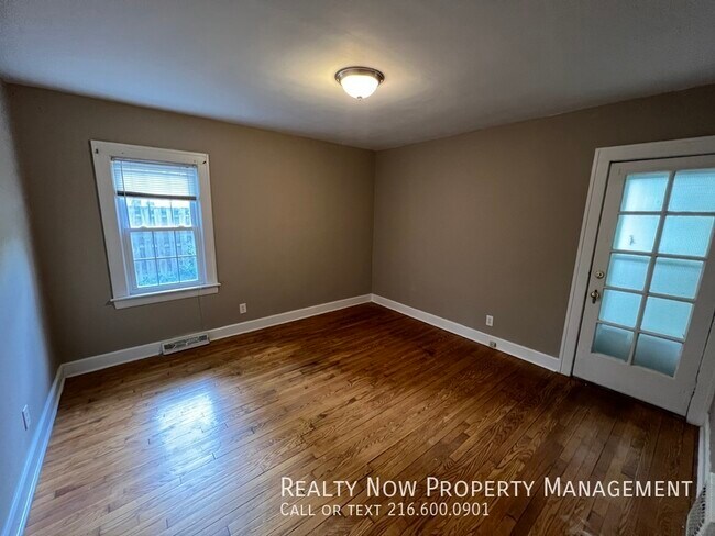 Building Photo - 3638 Glencairn Rd