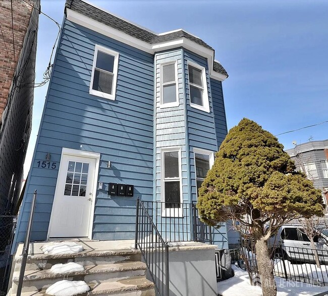 Primary Photo - 1515 Kerrigan Ave