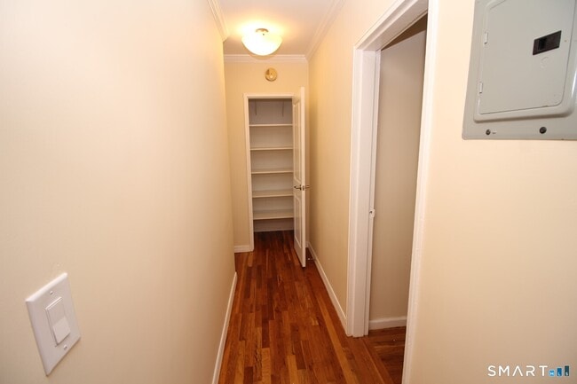 Building Photo - 244 Glenbrook Rd