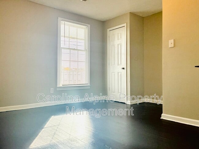 Building Photo - 208 Royster Ave