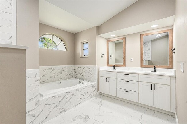 Building Photo - 5092 Abagail Dr