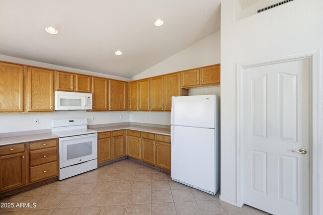 Building Photo - 4626 E Thorn Tree Dr