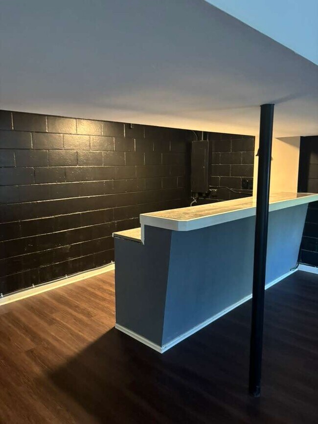 Building Photo - 2961 King Alfred Dr