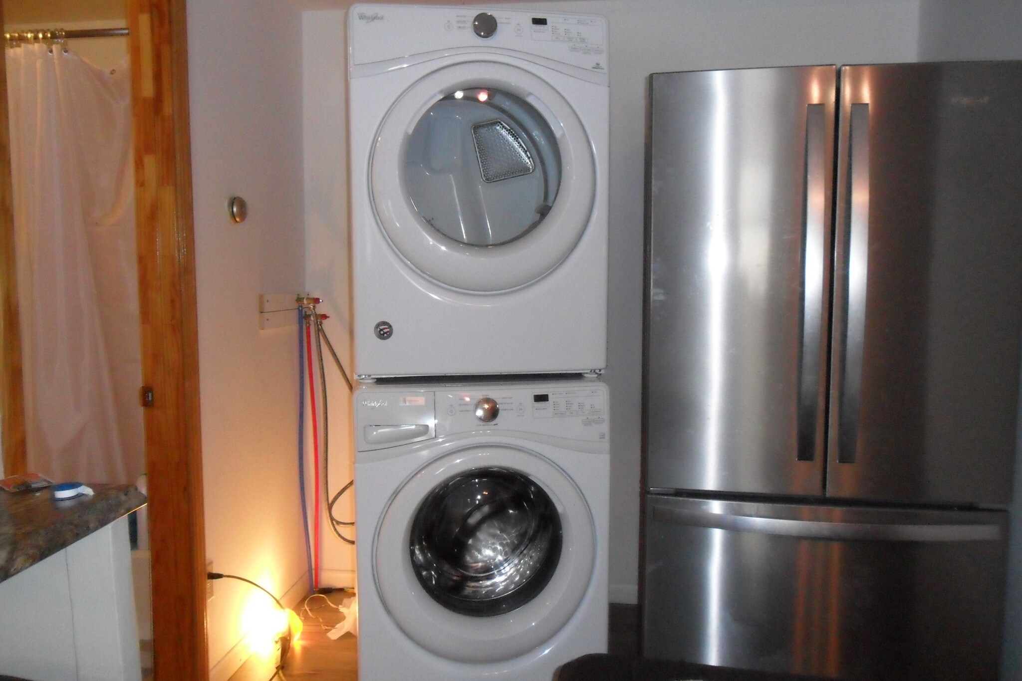 Apt 2 - new washer/dryer - 523 E State St