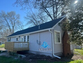 Building Photo - "Charming 3 Bed, 2 Bath Home in Cedar Lake...