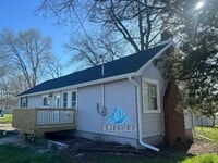 Building Photo - "Charming 3 Bed, 2 Bath Home in Cedar Lake...