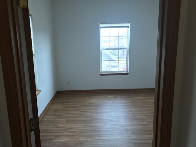 Building Photo - 1209 Mayfield Dr