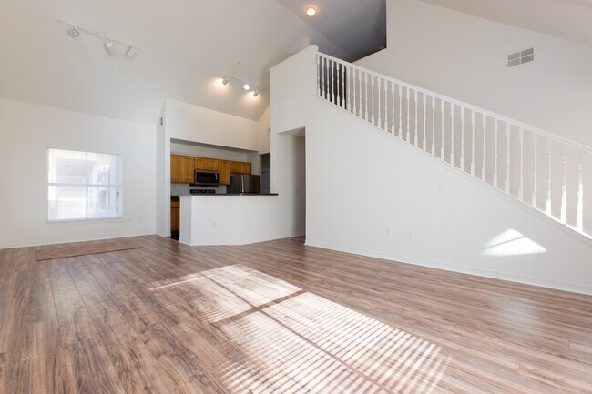 Building Photo - 6025 Westgate Dr