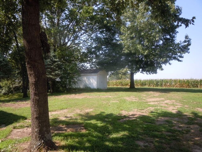 Building Photo - 4 Bedroom 3 Bath Home on Over an Acre!!