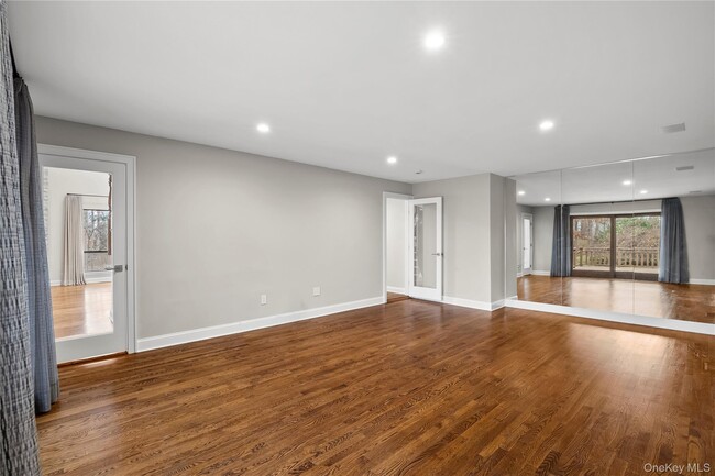 Building Photo - 1 Yale Dr