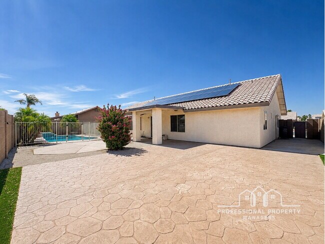 Building Photo - 4-bedroom, 3-bathroom home in Parkway Place