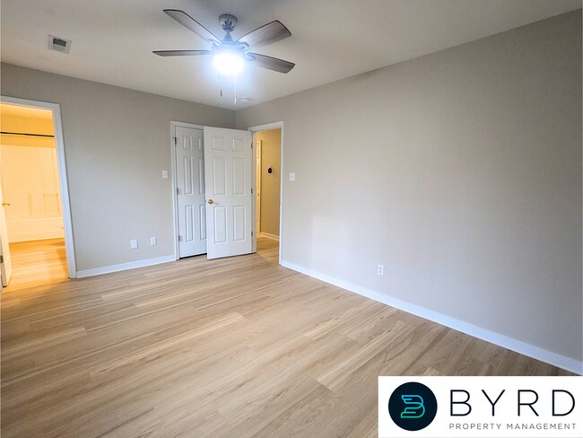 Building Photo - 14955 Featherchase Dr