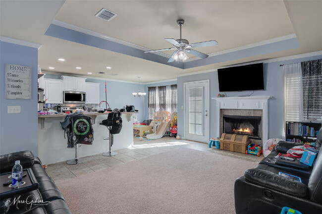 Building Photo - 615 Alex Way