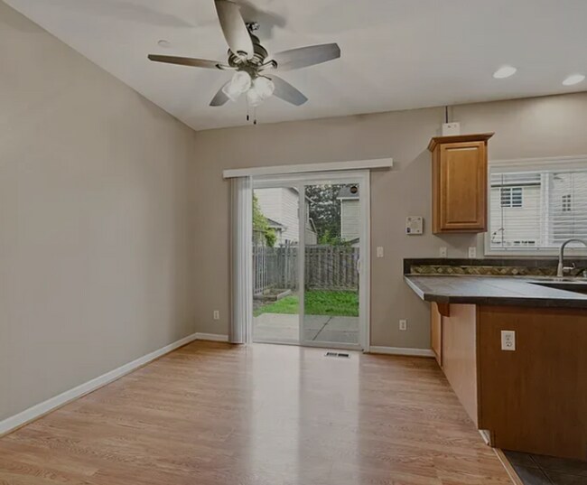 Building Photo - Camas 4 Bedroom Home with Central AC, Fireplace & Fenced Yard Near Downtown!