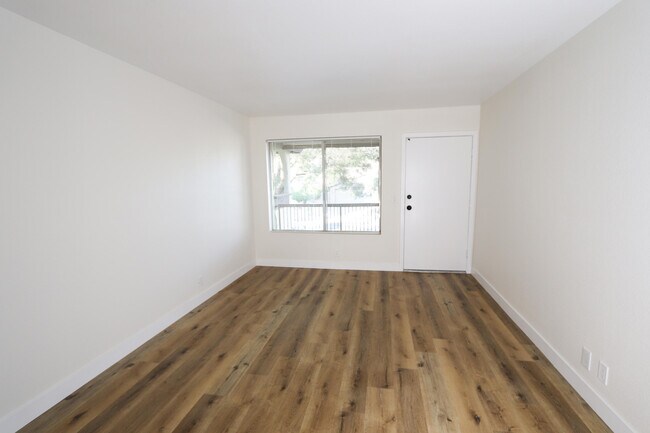 Building Photo - 9647 Spyglass Ave