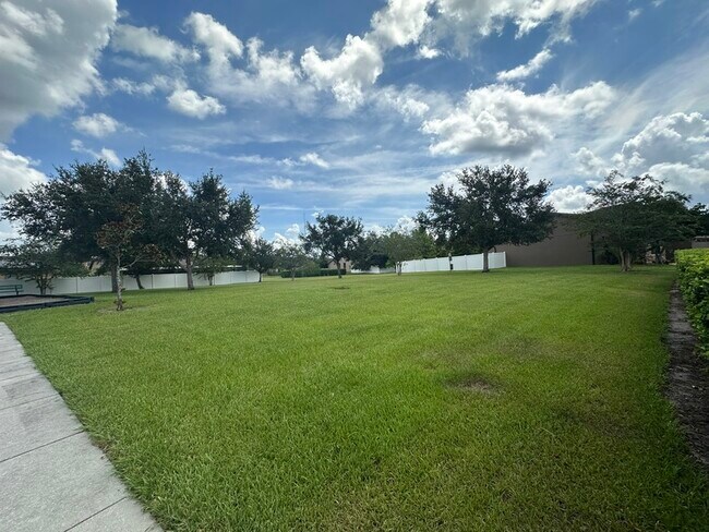 Building Photo - 1002 La Mirada Ct