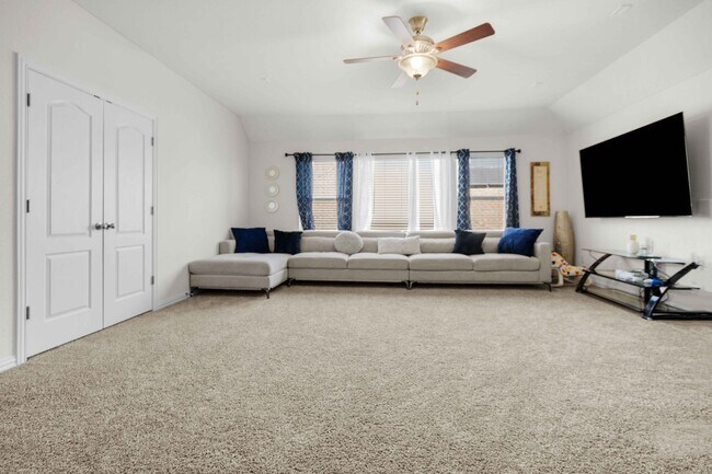 Building Photo - Welcome to your slice of paradise in Round...