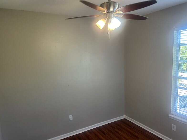 Building Photo - 7990 Baymeadows Rd E