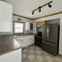 Building Photo - 231 Leslie St
