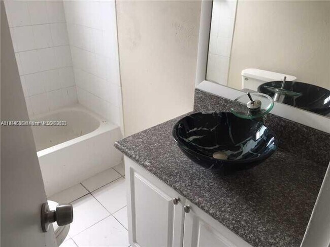 Building Photo - 5100 SW 41st St