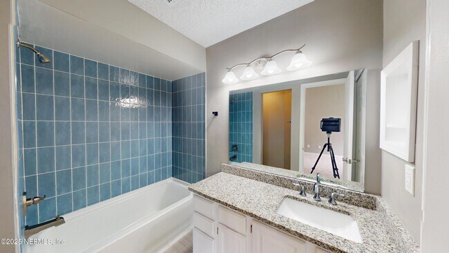 Building Photo - 322 Sunrise Cir