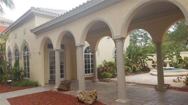 Building Photo - 8160 Geneva Ct