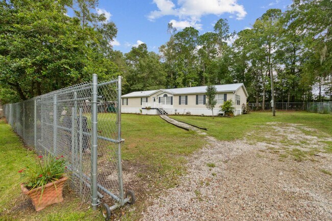 Building Photo - 9414 Joloru Dr