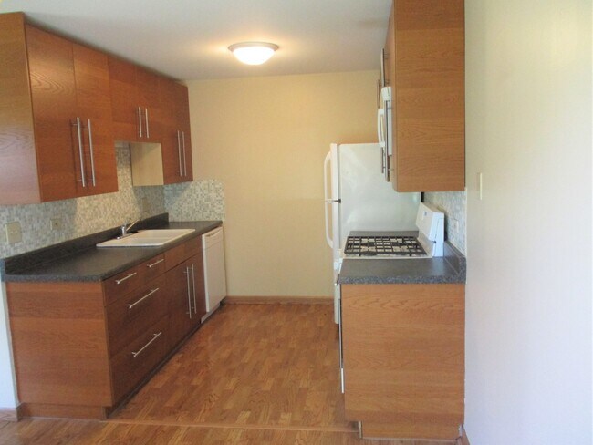 Building Photo - 230 Wethington Dr