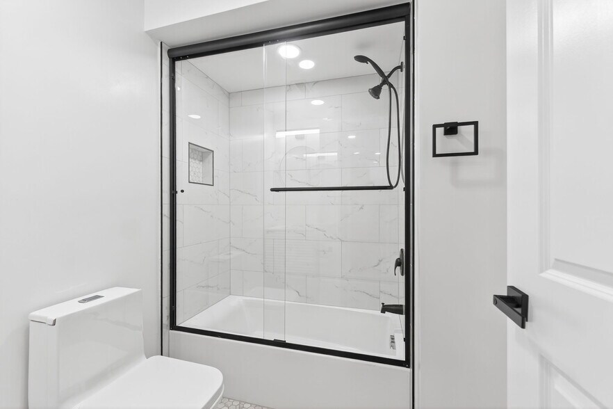 Building Photo - 1123-1125 S Ohio Ave