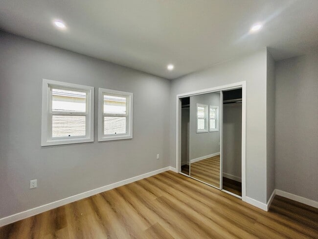 Building Photo - Fully Remodeled 3-Bedroom Home with Front ...