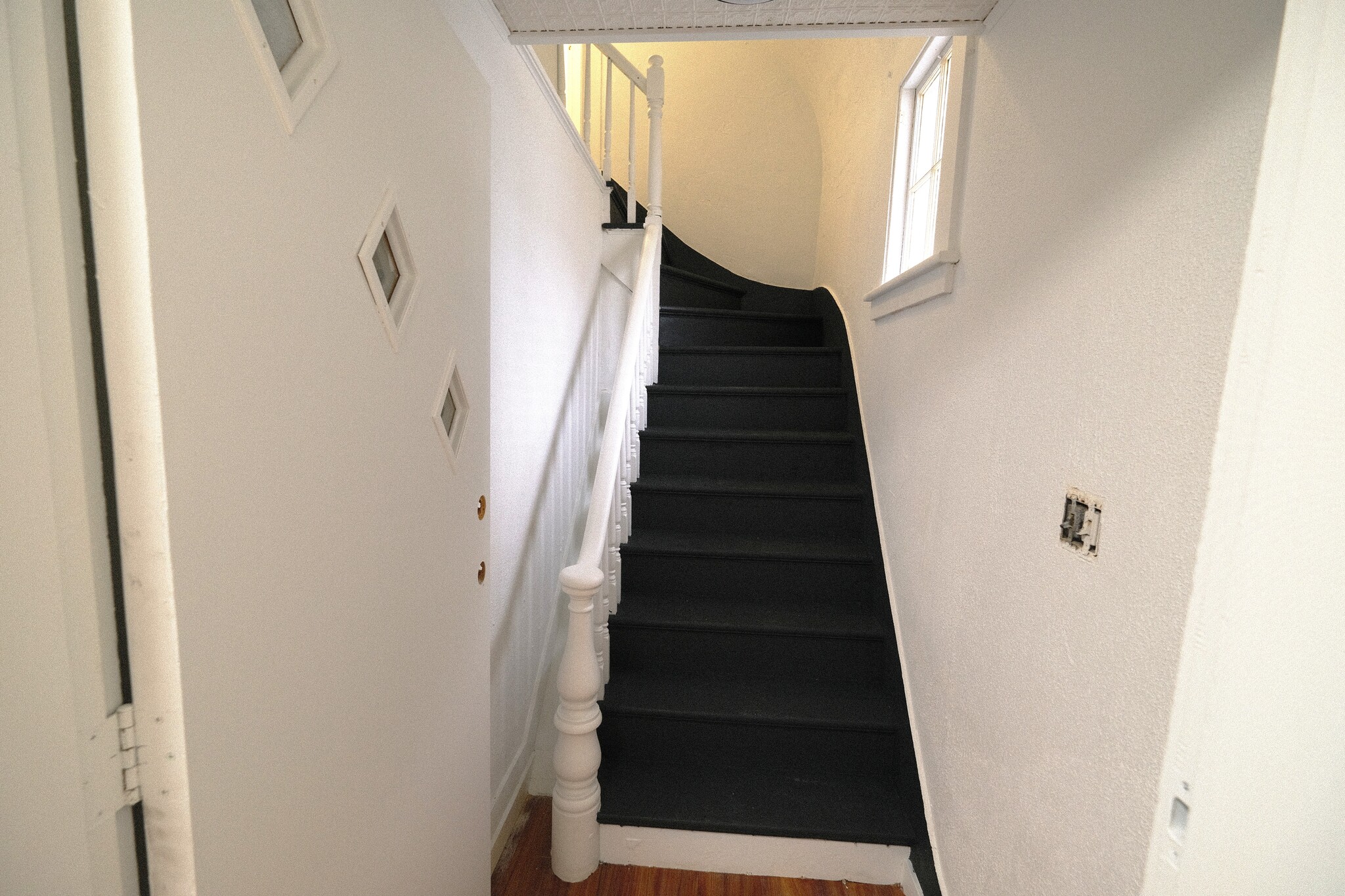 Building Photo - 56 Pleasant St