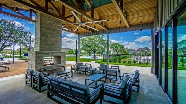 Building Photo - 10427 Shining Dawn Wy