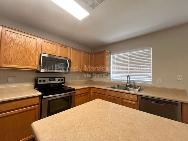 Building Photo - 14751 W Redfield Rd