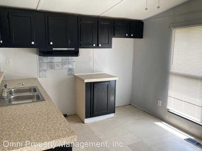 Building Photo - 2 br, 1 bath House - 329 B MAIN ST