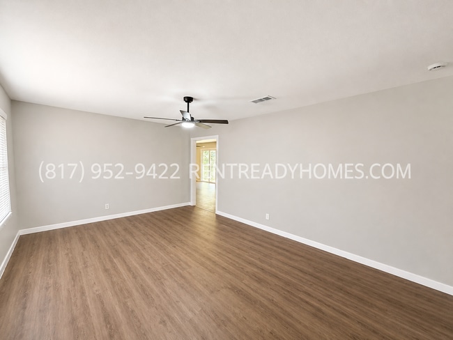 Building Photo - 3733 Columbine Dr