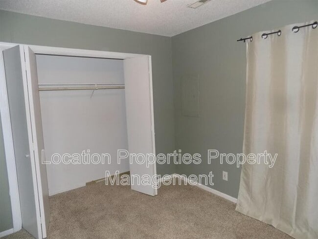 Building Photo - 331 Clayton Ct
