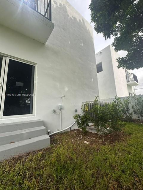 Building Photo - 532 NW 17th Ave