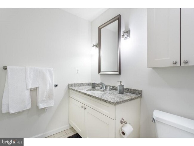 Building Photo - 230 N 21st St