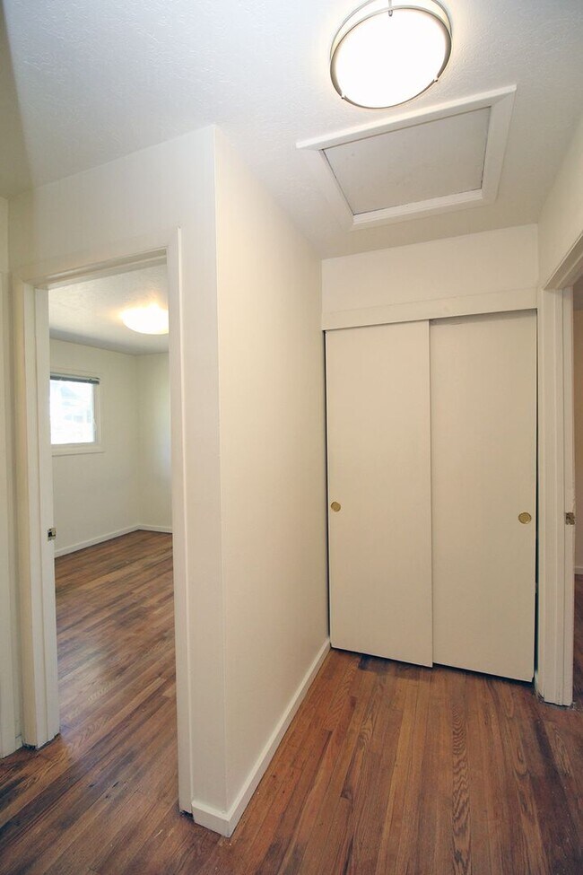 Building Photo - 2208-2208 NE 80th Ave