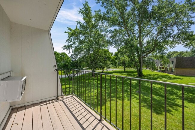 Building Photo - 30 Stenwick Dr
