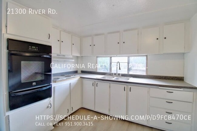 Building Photo - 21300 River Rd