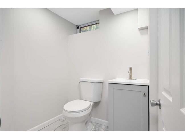 Building Photo - 6724 Scott Ave N